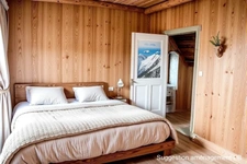 ? House requiring complete renovation with garden, outbuildings and mains drainage – Mayet-de-Montagne