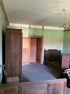 À VENDRE – MAISON EN PIERRE À RÉNOVER COMPLÈTEMENT – GROS POTENTIEL – 117 m² + GRENIER AMÉNAGEABLE-Proche Vichy