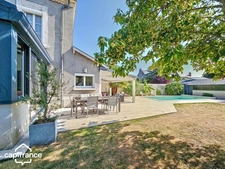Maison de ville 122 m² – 3 chambres + bureau – jardin, piscine chauffée, garage – Thouars centre (79100)