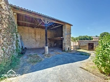 For sale – Stone house with garden, 3 bedrooms and outbuildings – Saint-Jean-de-Thouars (79)