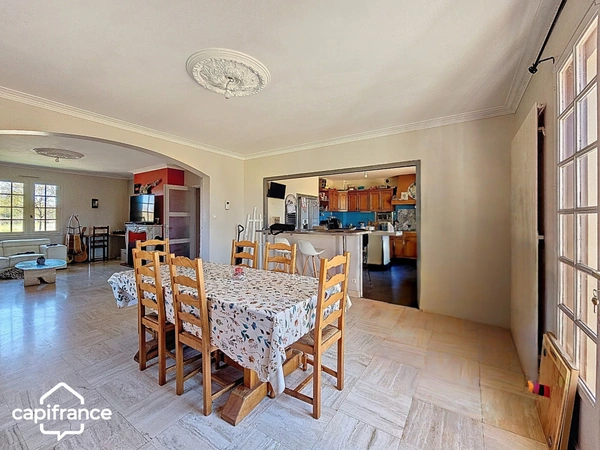 Argentonnay (79150) - Maison familiale 151 m² – 5 chambres dont 2 de plain-pied – sous-sol, jardin 1 350 m²