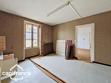 Thouars centre – Bien à rénover 210 m² avec 3 garages – Fort potentiel locatif/activité tertiaire et libérale