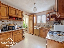 Thouars – Maison sur sous-sol, 4 chambres et grand terrain de 3 482 m² proche centre-ville
