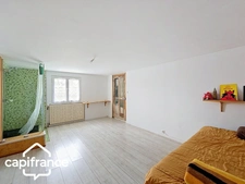 Maison familiale 210 m² – 5 chambres + bureau – jardin clos – sous-sol – proche centre-ville de Thouars