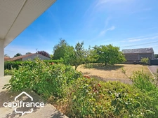 Family Home with Basement – 121 m² (1,302 sq ft) – 5 Bedrooms – Enclosed 1,305 m² (14,047 sq ft) Garden – Saint-Jacques-de-Thouars, Close to Thouars