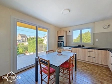 Maison 117 m² (DPE B) – 3 chambres – sous-sol, jardin 802 m², garage – Thouars centre à pied (79100)