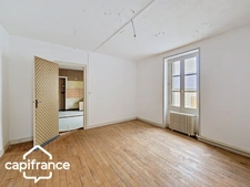 Thouars centre – Bien à rénover 210 m² avec 3 garages – Fort potentiel locatif/activité tertiaire et libérale