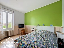 Maison familiale 210 m² – 5 chambres + bureau – jardin clos – sous-sol – proche centre-ville de Thouars
