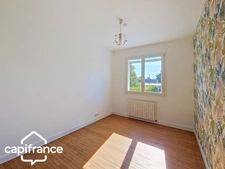 Family Home with Basement – 121 m² (1,302 sq ft) – 5 Bedrooms – Enclosed 1,305 m² (14,047 sq ft) Garden – Saint-Jacques-de-Thouars, Close to Thouars
