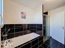 BOUSSAIS (79) – Single-Storey House, 121 m², 3 Bedrooms and 3 Garages on a 1,454 m² Plot