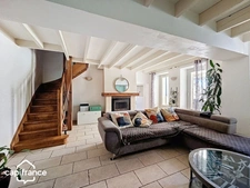 For sale – Stone house with garden, 3 bedrooms and outbuildings – Saint-Jean-de-Thouars (79)