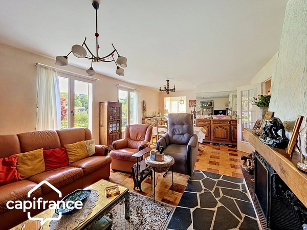 Thouars – Maison sur sous-sol, 4 chambres et grand terrain de 3 482 m² proche centre-ville