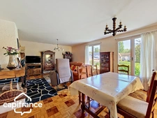 Thouars – Maison sur sous-sol, 4 chambres et grand terrain de 3 482 m² proche centre-ville
