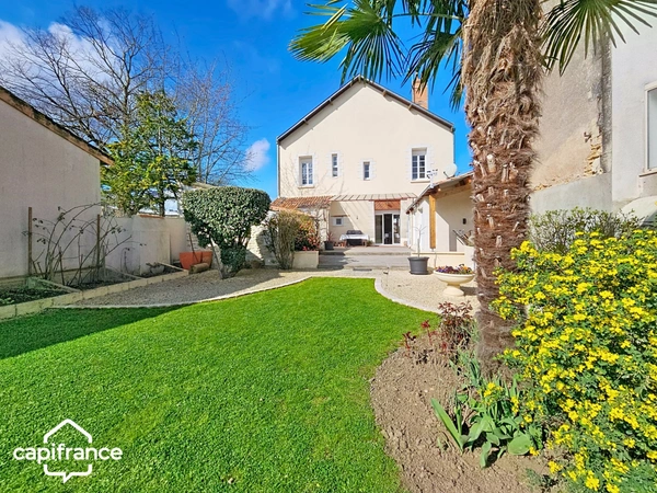 Maison 243 m² - Excellent état – 6 chambres – jardin, terrasse, garage – Thouars centre (79100)