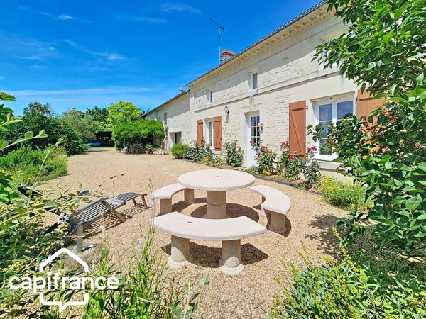 Maison en pierre de caractère 195 m² – 3 chambres – mezzanine – terrain 1 606 m² – Saint-Martin-de-Sanzay proche Saumur, Montreuil-Bellay et Thouars