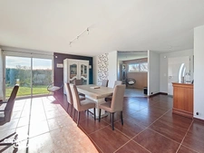 BOUSSAIS (79) – Single-Storey House, 121 m², 3 Bedrooms and 3 Garages on a 1,454 m² Plot