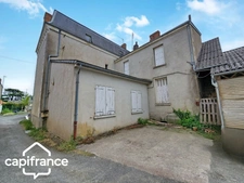 Thouars centre – Bien à rénover 210 m² avec 3 garages – Fort potentiel locatif/activité tertiaire et libérale
