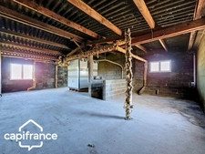 Local d’activité 260 m² + logement 132 m² – parking privé – terrain 1 690 m² – forte visibilité – Thouars (79100)