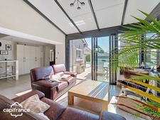 Maison de ville 122 m² – 3 chambres + bureau – jardin, piscine chauffée, garage – Thouars centre (79100)
