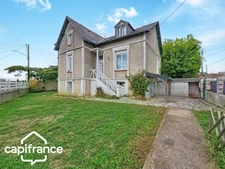 Maison familiale 210 m² – 5 chambres + bureau – jardin clos – sous-sol – proche centre-ville de Thouars