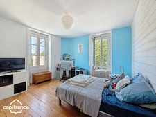 Maison de ville 122 m² – 3 chambres + bureau – jardin, piscine chauffée, garage – Thouars centre (79100)
