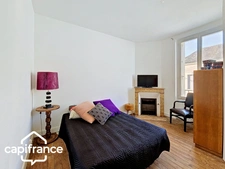 Thouars (79) – 69 m² Townhouse with 2 Bedrooms, Garage and Garden – Shops Within Walking Distance