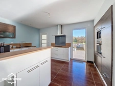 BOUSSAIS (79) – Single-Storey House, 121 m², 3 Bedrooms and 3 Garages on a 1,454 m² Plot