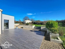 BOUSSAIS (79) – Single-Storey House, 121 m², 3 Bedrooms and 3 Garages on a 1,454 m² Plot