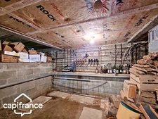 Thouars – Maison sur sous-sol, 4 chambres et grand terrain de 3 482 m² proche centre-ville