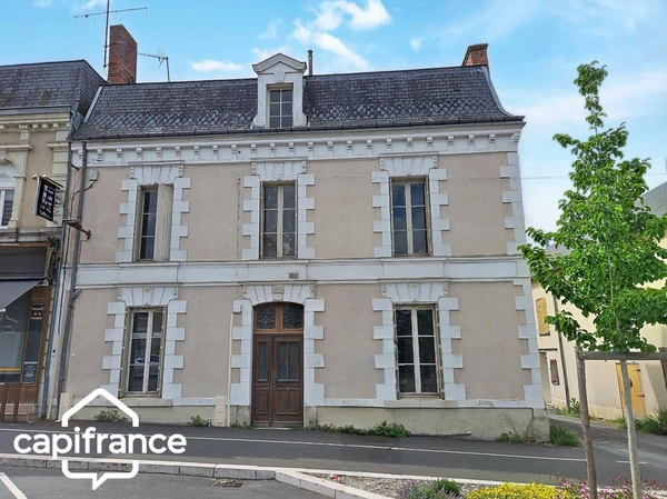 Thouars centre – Bien à rénover 210 m² avec 3 garages – Fort potentiel locatif/activité tertiaire et libérale