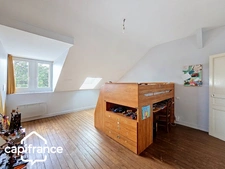 Maison familiale 210 m² – 5 chambres + bureau – jardin clos – sous-sol – proche centre-ville de Thouars