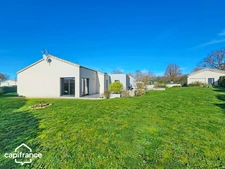 BOUSSAIS (79) – Single-Storey House, 121 m², 3 Bedrooms and 3 Garages on a 1,454 m² Plot