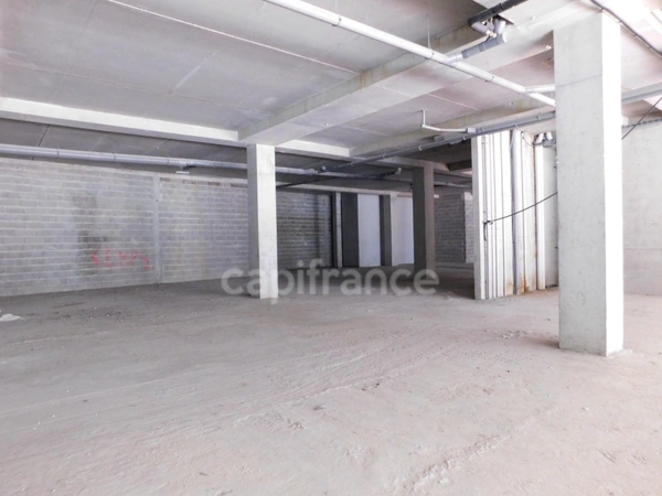 Dpt Meurthe et Moselle (54), à louer NANCY Local commercial 2 000 m²