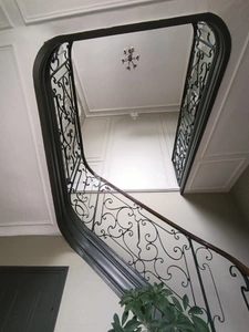 “? Rare à Arras : duplex de 124 m² dans un hôtel particulier du XVIIIᵉ siècle"