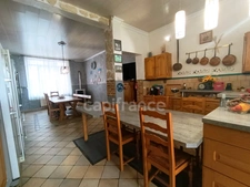 🏡 Spacieuse maison bourgeoise de 280 m² – Habitez et générez un revenu locatif avec 50 m² en plus !