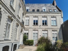 “? Rare à Arras : duplex de 124 m² dans un hôtel particulier du XVIIIᵉ siècle"