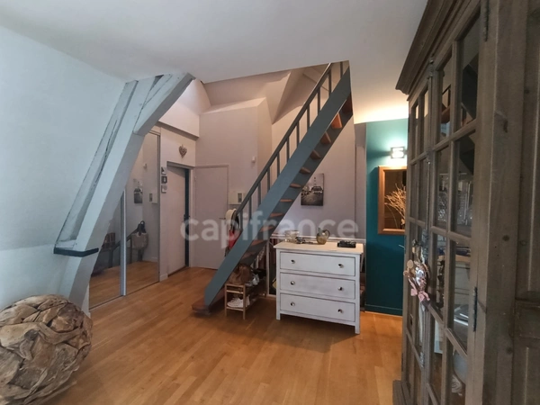 “? Rare à Arras : duplex de 124 m² dans un hôtel particulier du XVIIIᵉ siècle"
