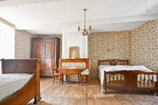 Viella, charming 7-room village house with great potential and panoramic views!