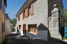 Viella, charmante maison de village T7 avec un beau potentiel et vue panoramique !