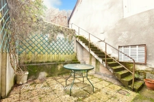 LUZ-SAINT-SAUVEUR (65), maison de village avec grand potentiel, 5 chambres, terrain et terrasse
