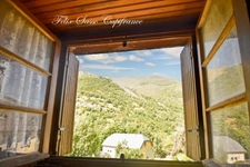 Viella, charming 7-room village house with great potential and panoramic views!