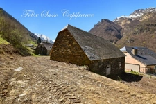  ESTAING (65), grange à rénover avec vue panoramique au coeur d'une vallée authentique.