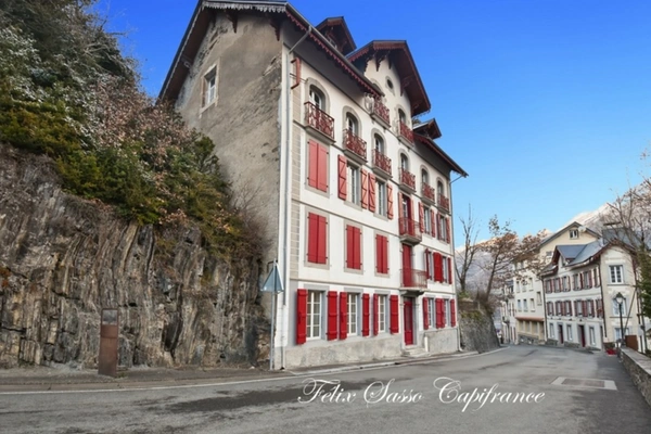  LUZ SAINT SAUVEUR (65), charmant studio meublé en rez-de chaussée - Quartier thermal.