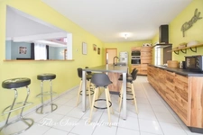 5 minutes from Argelès-Gazost 65400, superb house requiring no work with gîte and panoramic mountain views!