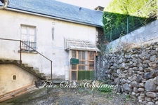  Sazos 65,  maison de village de 70 m² à rénover avec jardin et vue panoramique sur les montagnes !