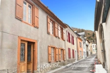 LUZ-SAINT-SAUVEUR (65), village house with great potential, 5 bedrooms, land and terrace
