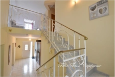 5 minutes from Argelès-Gazost 65400, superb house requiring no work with gîte and panoramic mountain views!
