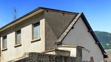 LUZ-SAINT-SAUVEUR (65), village house with great potential, 5 bedrooms, land and terrace