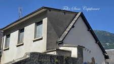 LUZ-SAINT-SAUVEUR (65), village house with great potential, 5 bedrooms, land and terrace