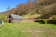  ESTAING (65), grange à rénover avec vue panoramique au coeur d'une vallée authentique.